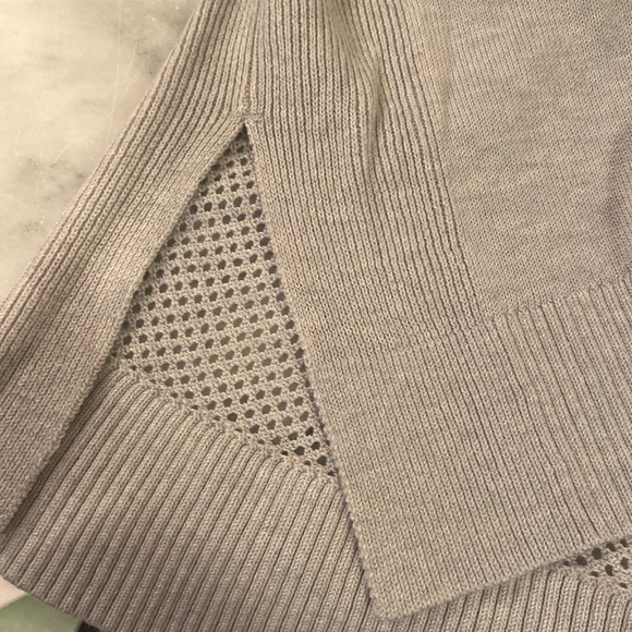 Lululemon top - Picture 5 of 8